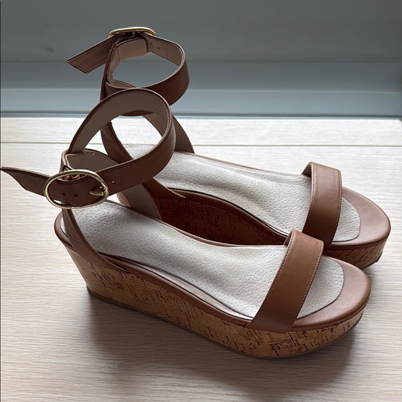 Stuart Weizmann Women's Tan Platform Sandals - Picture 3 of 10